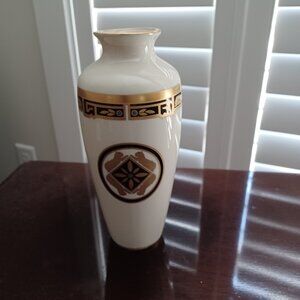 Cartier porcelain vase, Le Maison de L'Art Cartier